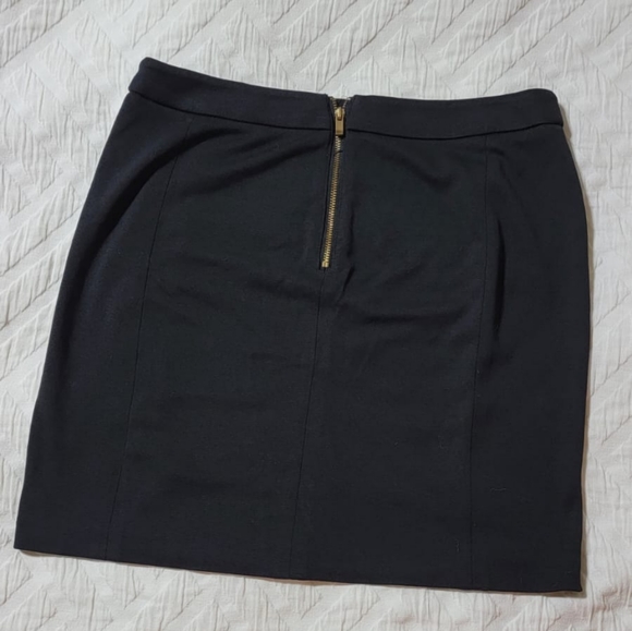 Amber, size4 - Picture 2 of 3